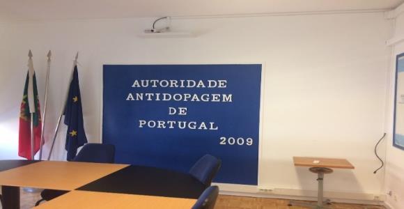 da ADoP, passariam para o edifício sito na Av. Duque D Ávila, 137 r/c e 5º andar, em Lisboa.