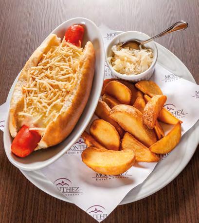 HAMBÚRGUERES E HOT DOG (Acompanha batatas fritas a sua escolha: canoa, palito ou rústica). CHEESEBURGER R$ 22,00 Pão de hambúrguer, hambúrguer, queijo cheddar, alface e tomate.