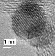 Micrografia de alta resolução obtida por MET para o catalisador Pt 75 Co 25 /C, (a) baixa e (b) alta