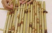 6. Ao colocar o último bambu, dê duas laçadas