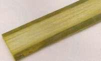 1-2. Corte o bambu com o facão, formando uma tira de 40x60 cm.