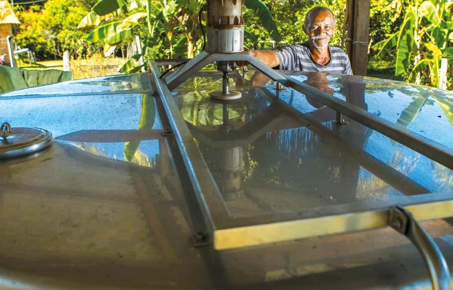Projetos incentivam cadeia produtiva do leite em Parauapebas Um grupo de 19 produtores da APA do Gelado participa de projeto de capacitação promovida pela Fundação Vale, em parceria com a Associação