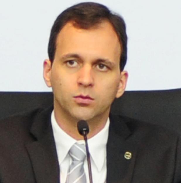 2 Cristiano Rocha Heckert Engenheiro de Produção USP (Doutor) EPPGG 10ª turma (2005) Assessor-Chefe de Modernização e Gestão Estratégia no MPF (atual)