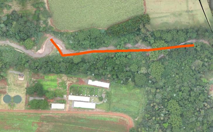 Figura 2: Levantamento in loco sobreposto ao ortomosaico relativos ao levantamento parcial do córrego Jaboticabal.