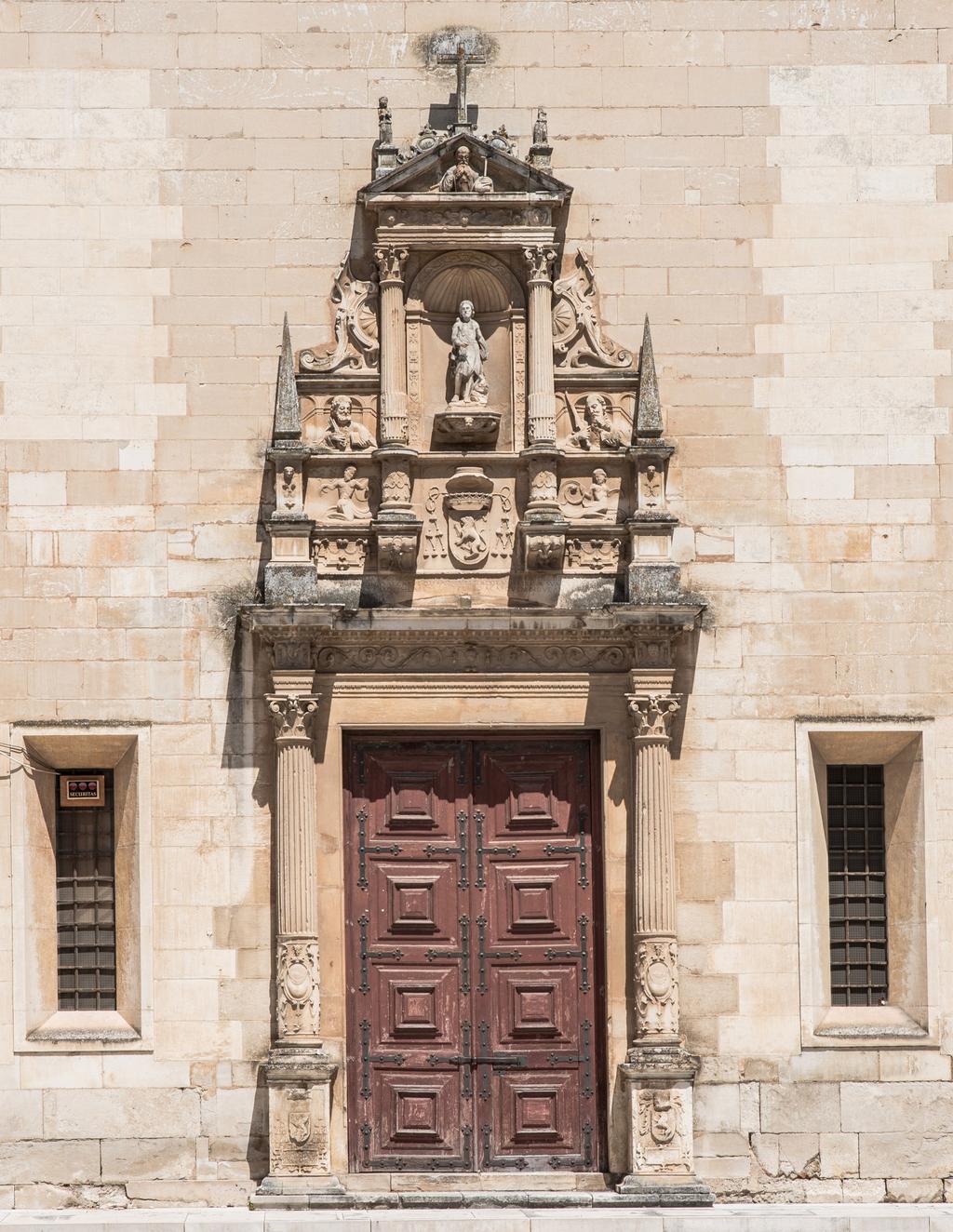 MNMC, Prov. Convento de Santa Ana, Coimbra Portal de Santa Ana 1610, Igreja de S. João de Almedina O portal que remata a fachada sul (e principal) da igreja de S.