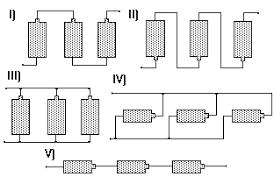 7) (Cesgranrio 1990) Pilhas de lanterna estão associadas por fios metálicos, segundo os arranjos: Ligando-se resistores entre os pontos terminais livres, pode-se afirmar que as pilhas estão