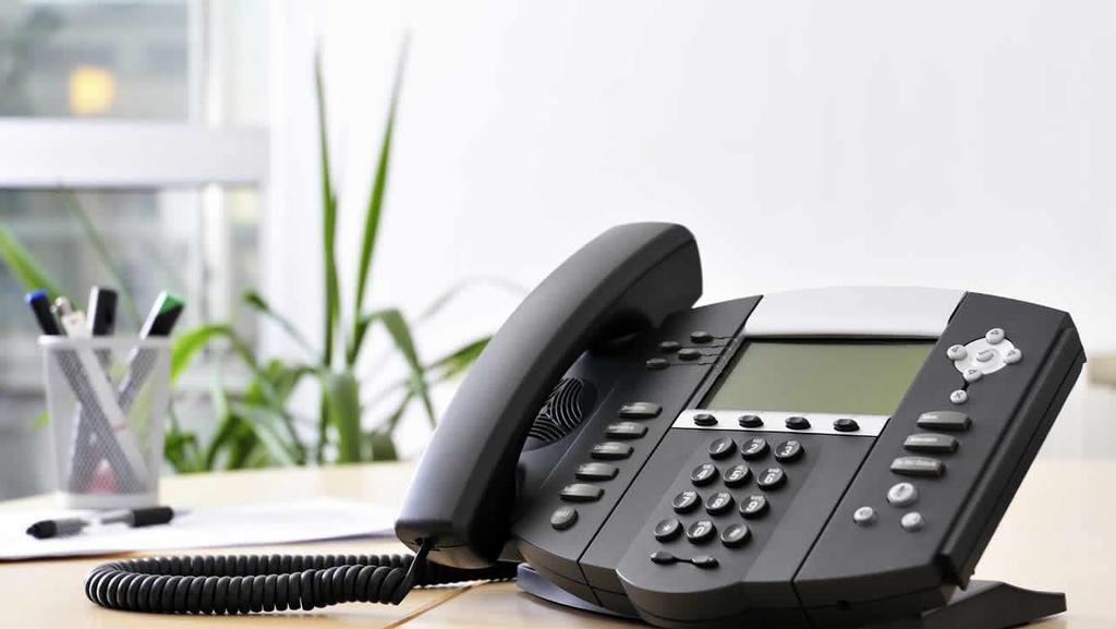 Telefonia VOIP A Telefonia IP (VOIP) consiste em transformar voz em dados, possibilitando ao usuário realizar chamadas locais, DDD e DDI para fixo e para móvel utilizando a Internet como meio de