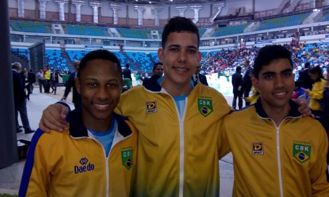 para a Seleção Brasileira de Karate Sub 21, 09 atletas do Estado de São Paulo, onde 05 foram
