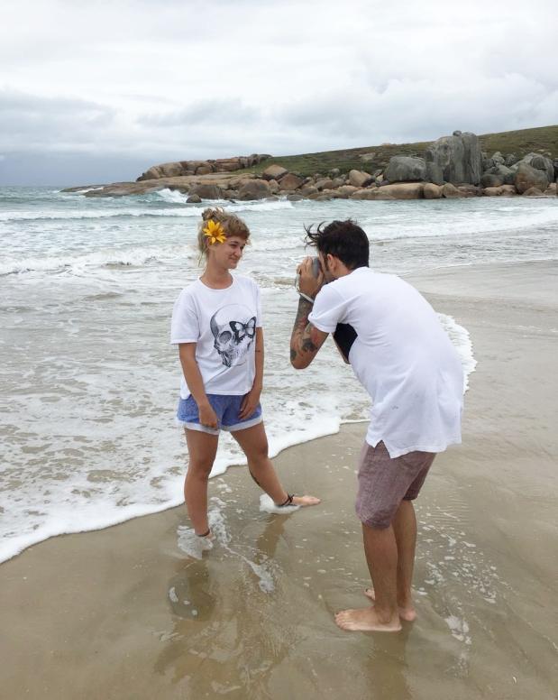 preservar sempre que possível a primeira fotografia, para captar a essência do fotografado em seu primeiro momento, sem muito tempo para ajustes, captando mais sua essência natural.