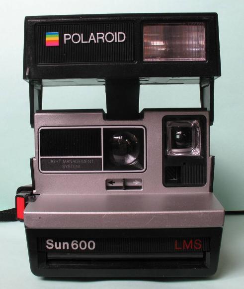 No ano seguinte, Land decidiu sair da Polaroid Company, mas apesar de sua ausência eles continuaram a desenvolver