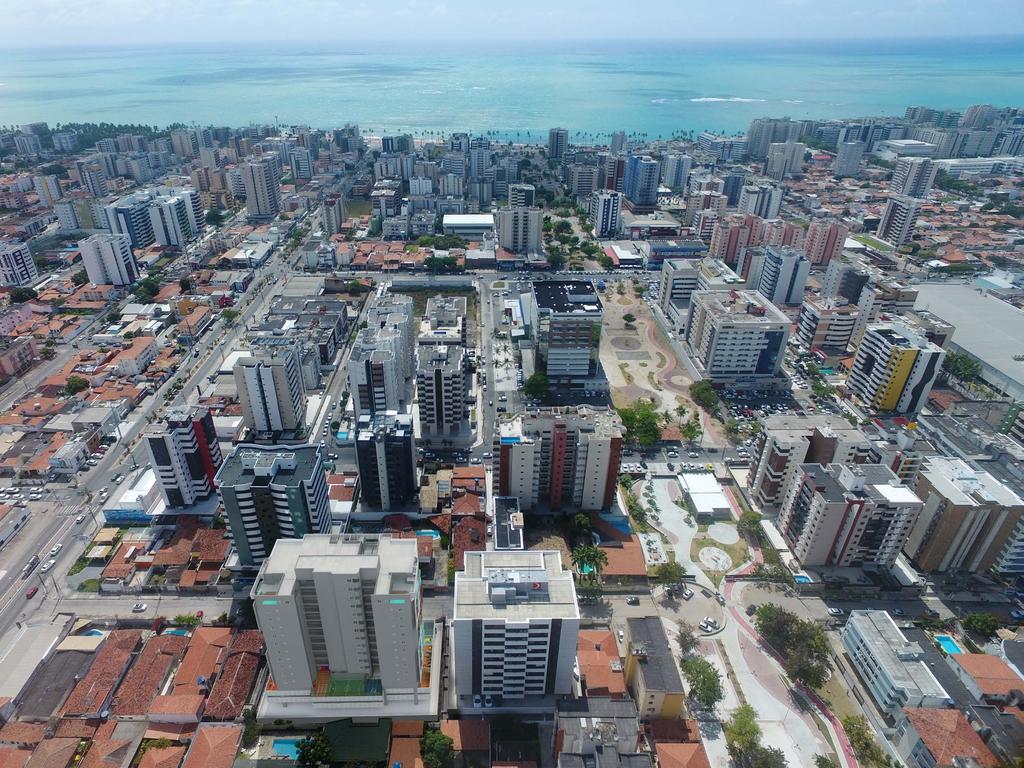 Ousadia e inovação em ambientes Rua Eng. Paulo Nogueira Brandão Divina Gula Colégio Anchieta FAA cada vez mais integrados! A R Pontes foi ao passado para criar o novo.