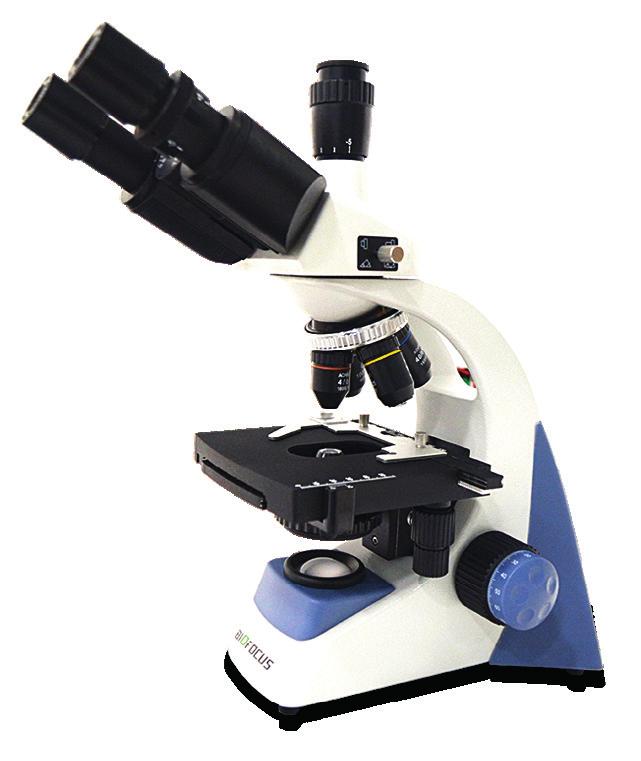 Microscópio Biológico Trinocular Série Blue Recarregue na tomada por 8 horas e utilize por um longo período.