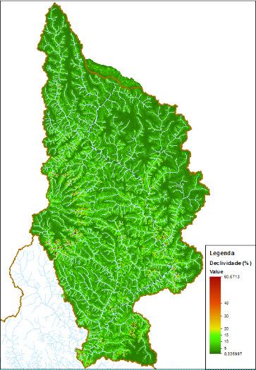 Mapa de declividade em porcentagem do relevo Sobre o mapa de áreas propícias para instalação de pivôs centrais (figura 4b) foram locados, manualmente, polígonos de formato circular de área mínima de