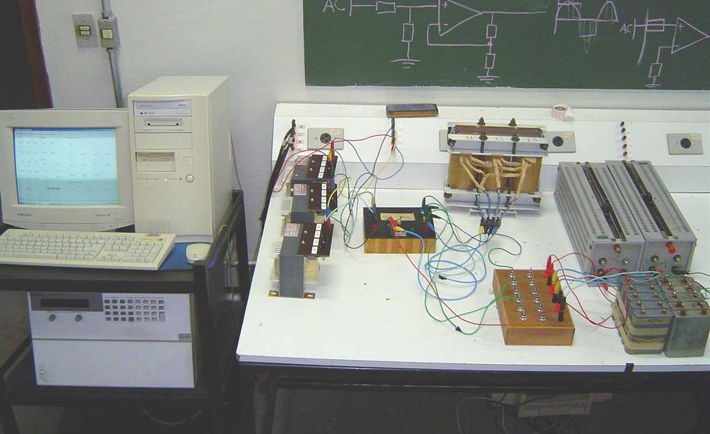 .. - VLIDÇÃO D MODELGEM COMPUTCIONL Esta seção apresenta e discute os resultados laboratoriais e computacionais voltados para o processo de validação do filtro de seqüência zero, operando sob