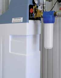 Sistemas de alimentação Unidade de aquecimento Operação a baixa pressão com benefício de custo Os programas de lavagem Cera quente e o Acabamento final são efetuados a baixa pressão (3 bar) e com