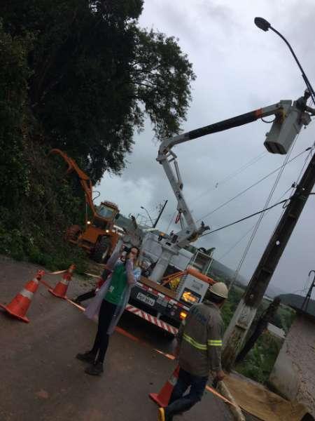 ÁGUA E ENERGIA A CELPE informou que normalizou os serviços de energia elétrica nos municípios de Barra de Guabiraba, Catende, Rio Formoso, Palmares e Barreiros.