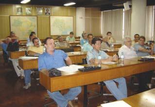 01 a 31 abril de 2006 Jornal do Sincoesp 7 MOBILIZAÇÃO LOTÉRICOS APROVAM MANIFESTAÇÃO O Sincoesp e os delegados sindicais reuniram-se para definir os detalhes da manifestação da Rede Lotérica.