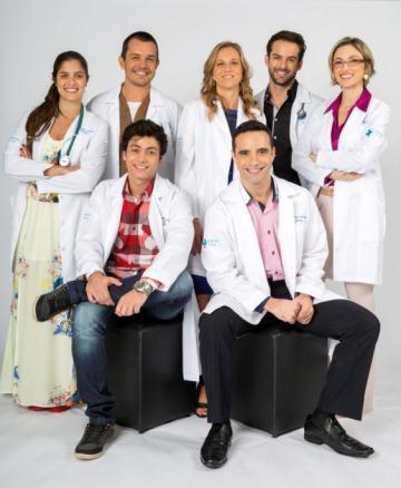 Segredos Médicos Misturando realidade com ficção, o programa vai mostrar a rotina de sete jovens médicos dentro de um hospital em São Paulo.