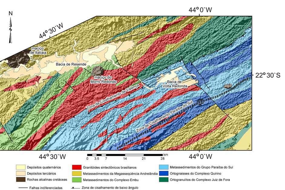 4 paleoproteozóicas) e ao Terreno Ocidental (composto por um domínio cratônico autóctone e uma porção alóctone, substrato das bacias de Resende e Volta Redonda, composta por um embasamento gnáissico