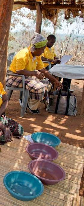 Igualdade de género em Moçambique Boas práticas nas cidades de Maputo, Matola, Beira e Chimoio 70 as pessoas doentes precisam de comer. Não podem tomar os medicamentos sem comer.