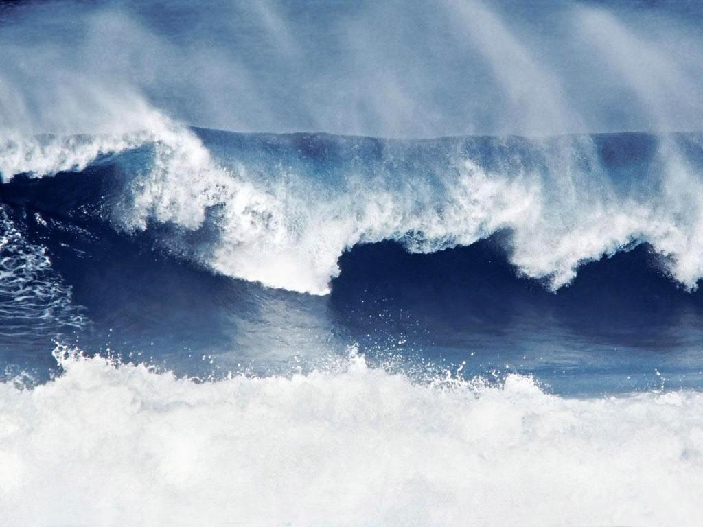 Ou quem encerrou o mar com portas, quando este rompeu e saiu da madre; Quando eu pus as nuvens por sua vestidura, e a escuridão por faixa?