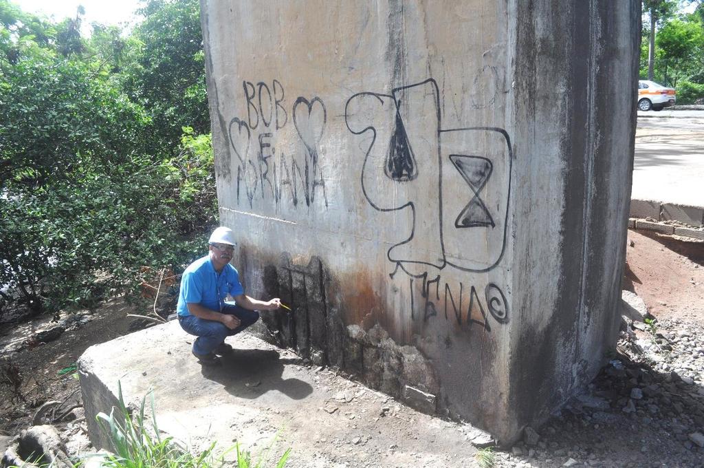 Perda de cobrimento do concreto com Armadura em estado avançado de