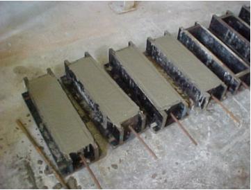 202 Figura 118 - Preparação das amostras Preenchimento do concreto A Figura 119 apresenta as