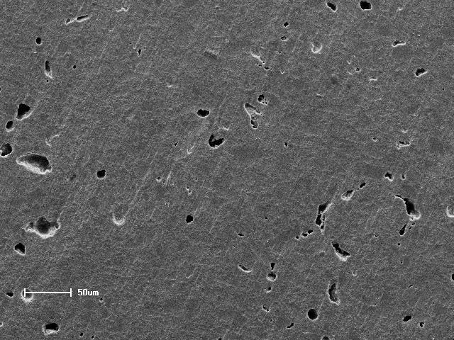 mecânica. Figura 36 Micrografia obtida por MEV, do material de composição MCF-10 sinterizado em 1250 C.