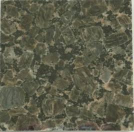 24- Placas do granito Marrom Imperial- Tradicional, aspecto inicial e final