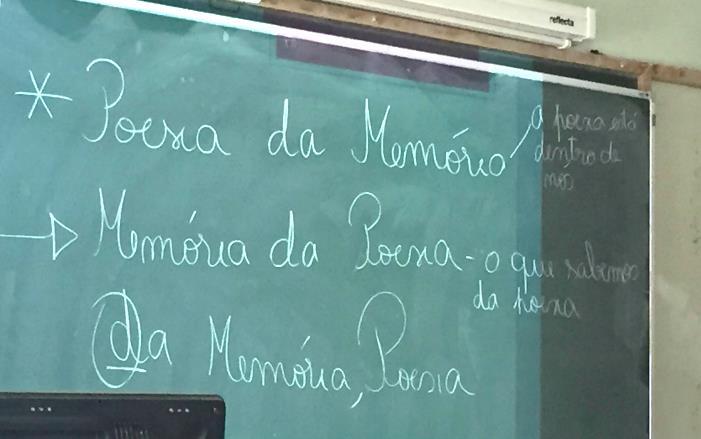 Placar Poesia da Memória/ Memória da Poesia Posteriormente, a Misteriosa levou-lhes, de facto, três palavras Poesia, Memória e da (Anexo 9).