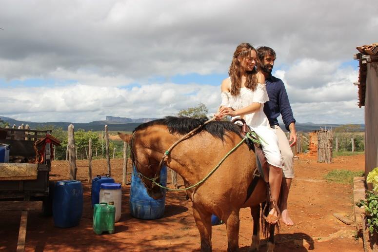 Ao mesmo tempo, Valor da Vida reforça a importância de se viver no presente e não no passado, erro em que muitos das nossas personagens caem, nomeadamente Artur e Carolina.