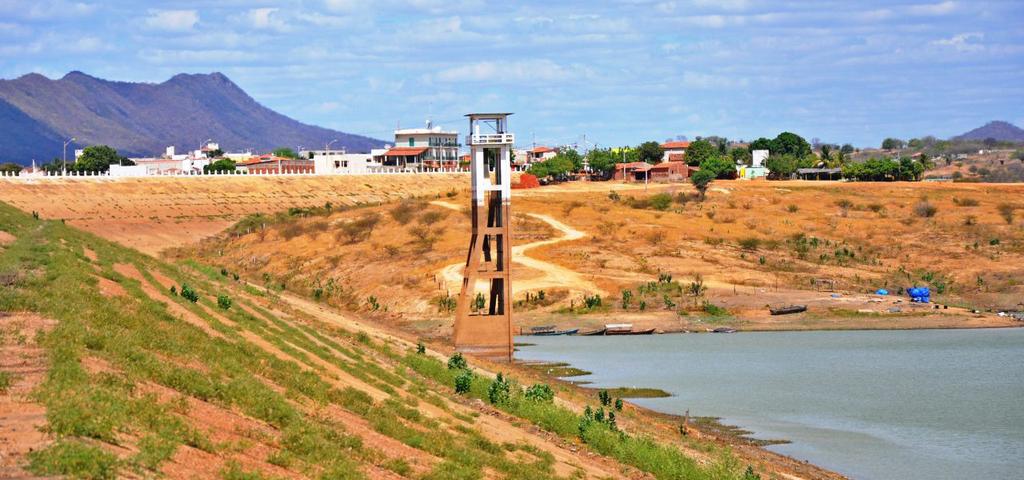 Serviços de recuperação hidromecânica foram feitos no açude Curemas durante o mês de dezembro deste ano Açude Curemas é um dos principais reservatórios da Paraíba e está inserido na bacia do