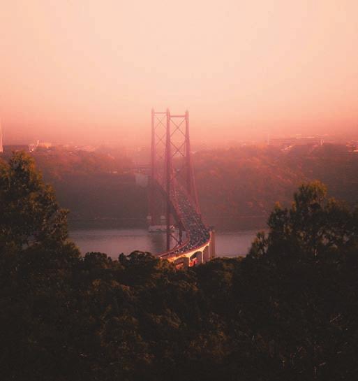 Uma localização singular, na margem do Rio Tejo e, rodeada dos mais importantes museus e históricos monumentos da cidade.