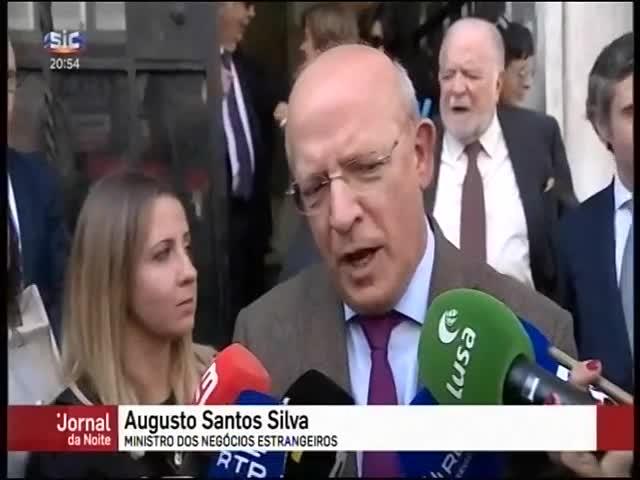 mentiras. Comentários de Rui Rio, presidente do PSD, Augusto Santos Silva, ministro dos Negócios Estrangeiros; Paulo Rangel, PSD.