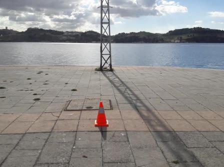 Ponto B No final da estrada entre o Padrão dos Descobrimentos e a Torre de Belém, 91 cm da última