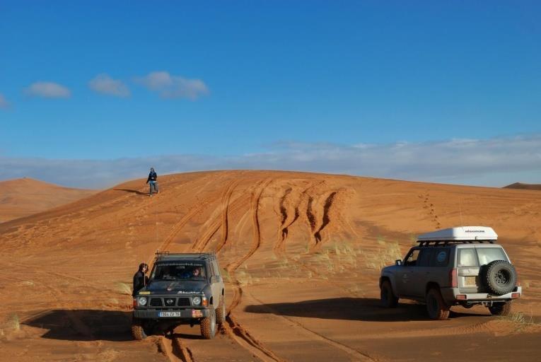 Seguiremos em Jeeps 4x4 até o Desert Luxury Camp Bouchedor onde você terá uma