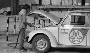 Governamental Contexto Década de 1970 Pró-Álcool Automóvel movido a
