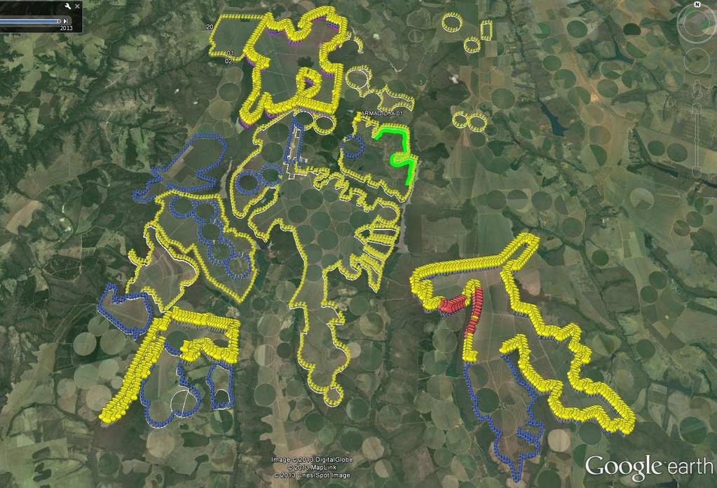 Figura 2. Georreferenciamento das armadilhas instaladas nas propriedades SLC e Macaé, Luziânia/Cristalina, GO. (Fonte: Google earth fevereiro 2013).