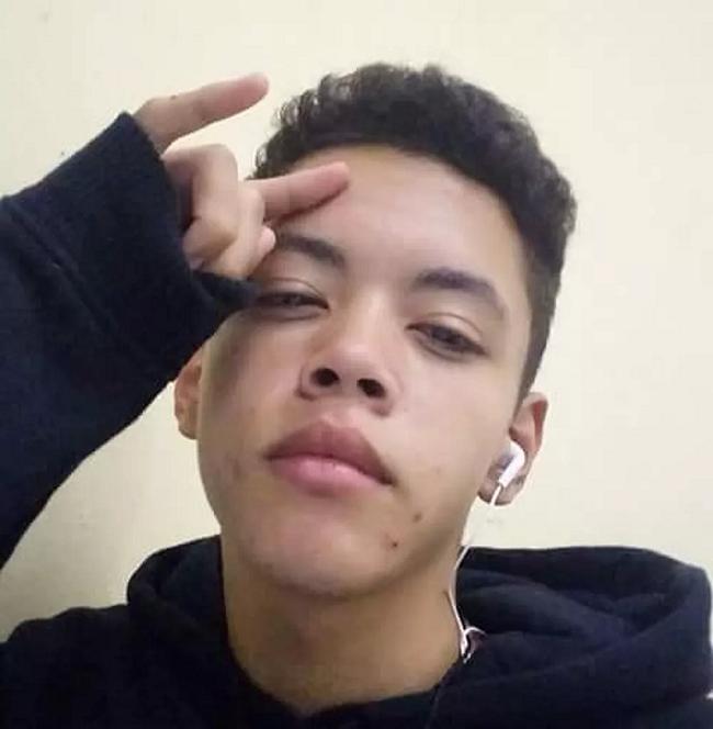 Ca io Oliveira, um dos mortos no massacre em Suzano Foto: Foto: Redes sociais Claiton Antônio Ribeiro, 17 anos: ele foi baleado e morreu na escola.