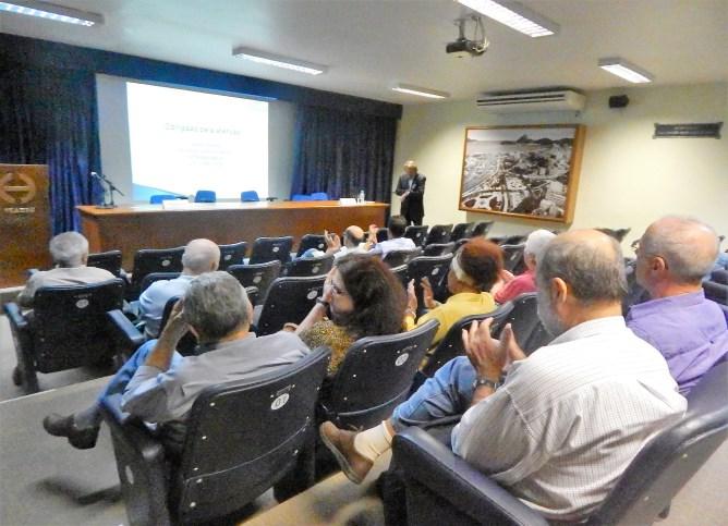 desde sua criação, e o executivo municipal, representado pelo Secretário da Casa Civil, Paulo Messina.