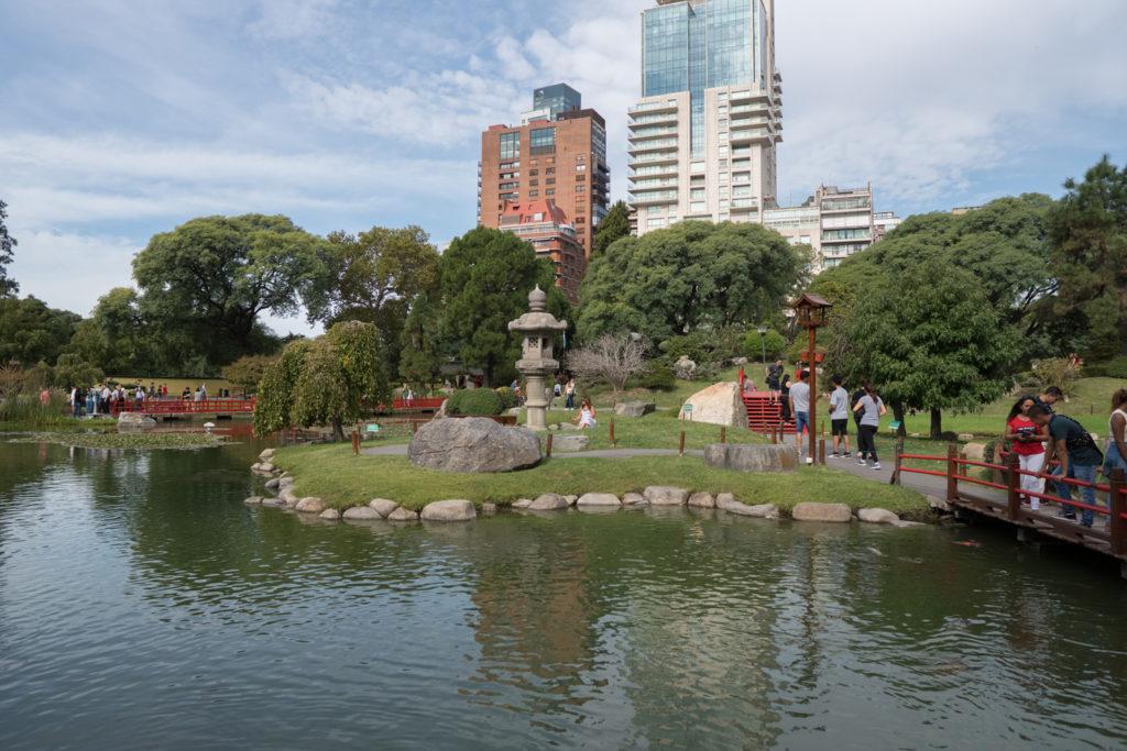 Jardim Japonês dicas de quantos dias ﬁcar em Buenos Aires 6) TIGRE (1 dia inteiro) Saia um pouco mais cedo que o normal de Buenos Aires e vá de trem para a linda cidade de Tigre, que ﬁca a 30 km de