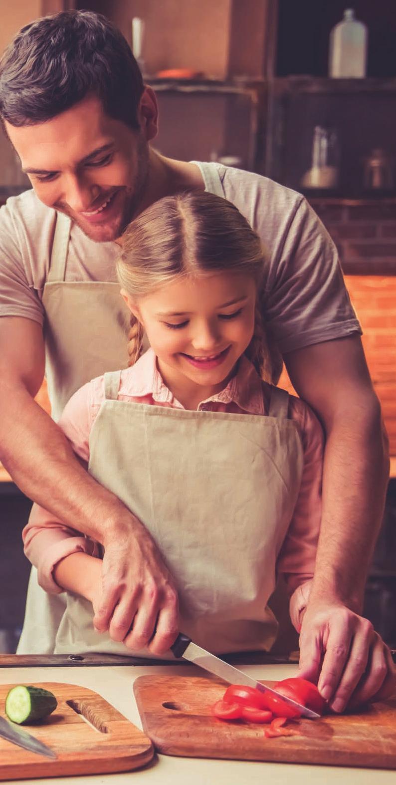 15 TENHA UMA BOA ALIMENTAÇÃO Uma alimentação balanceada fornece os nutrientes e minerais necessários para o fortalecimento dos tecidos da gengiva e dos dentes, deixando-os mais resistentes a