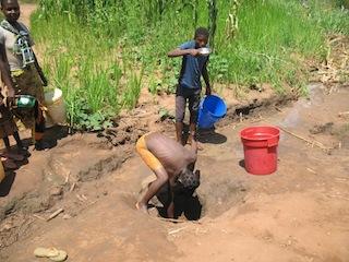 O Estado está a violar Direitos Humanos ao não garantir o acesso à água potável a cerca de 20 milhões d Nesta terça-feira(22) foi comemorado mais um Dia Mundial da Água.