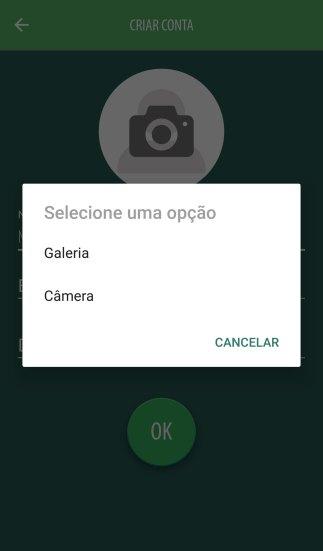 2-FAZENDO O LOGIN 1.3-É possível também selecionar uma foto para a conta, clicando no ícone da câmera. 2.1-Para fazer o Login, é só colocar o e-mail cadastrado e a senha.