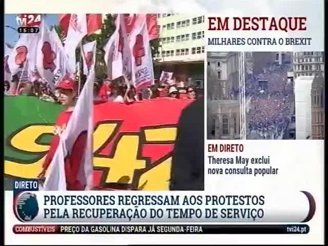 15:07 Manifestação de professores em