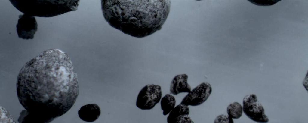 85 As Figuras 39 e 40 mostram as micrografias de microscopia ótica obtidas para os copolímeros sintetizados na presença 7,5 % de ferro e com razão molar de MMA/DVB