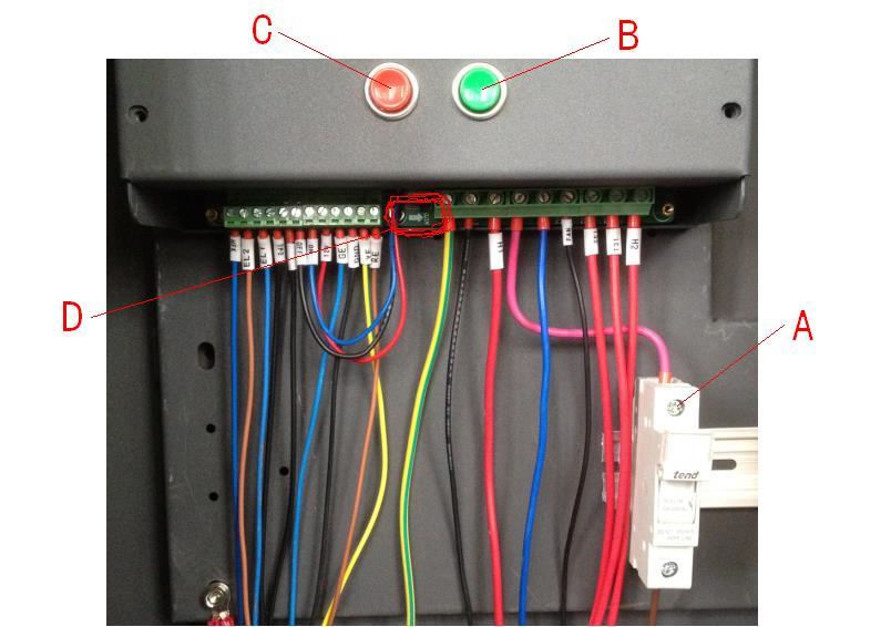 Indicador de Fault : quando o indicador está aceso, isso significa que há um fenómeno de descarga elétrica. Necessita manutenção. Amperímetro: exibe a corrente de alta tensão. 3.