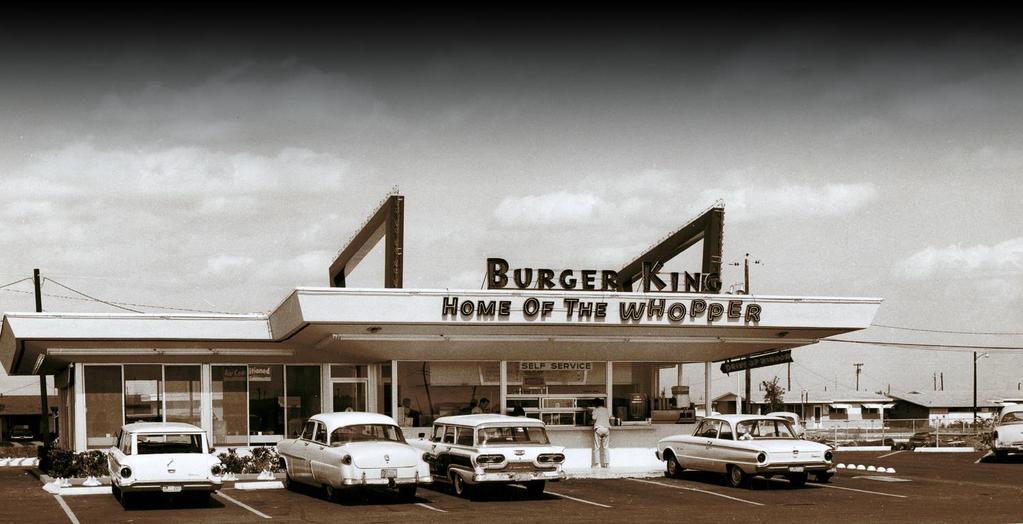 2.5 BURGER KING HISTÓRIA Segundo informações obtidas no site oficial Burger King- Brasil foi fundado no ano de 1954 (figura 01), a rede de fast food Burger King é considerada a 2º maior rede de