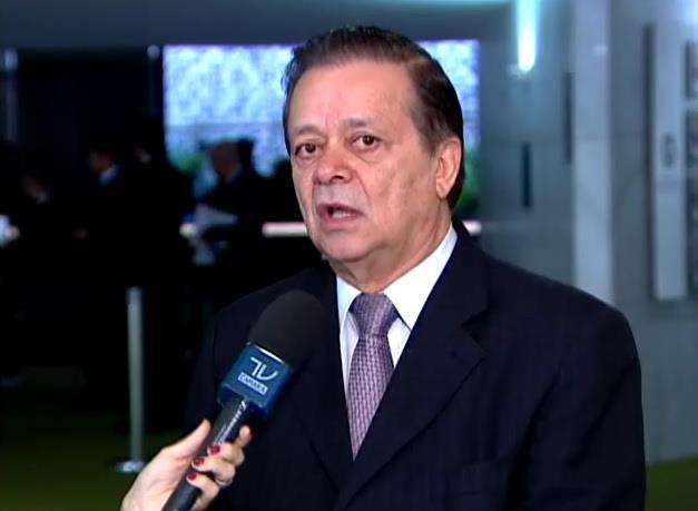 Relator da Comissão do impeachment quer votar relatório na próxima 2ª O relator da comissão especial que analisa o pedido de impeachment contra a presidente da República, Jovair Arantes (PTB-GO)