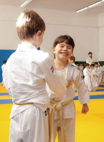 Atividades em destaque Inglês Filosofia para Crianças Música Dança Ballet Judo Yoga Natação Robótica Escolinha